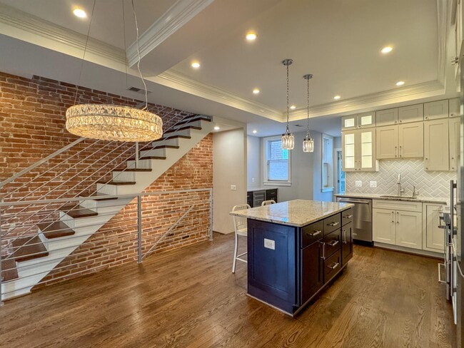 Building Photo - 2825 11th St NW