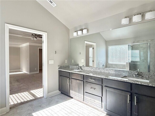 Building Photo - 1917 Castleberry Ln