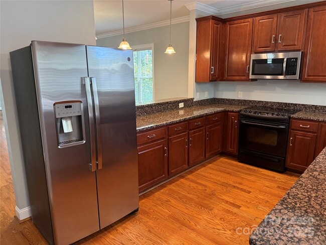 Building Photo - 311 Woodvale Pl