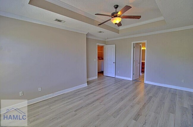 Building Photo - 305 Largo Ct