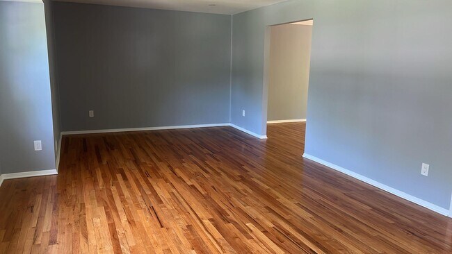 Building Photo - 56 Capral Ln