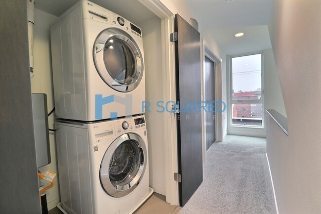 Building Photo - 4447 41st Ave SW