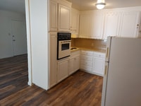 Building Photo - 1100 Ranchero Way
