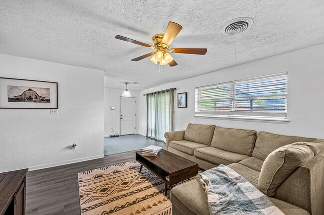 Building Photo - 140 SW 69th St