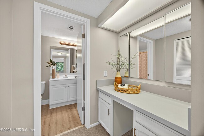 Building Photo - 7622 Las Palmas Way