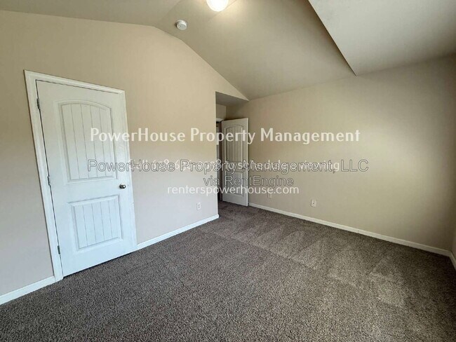 Building Photo - 1045 Township Cir