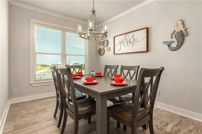 Building Photo - 1913 Cadillac Ave