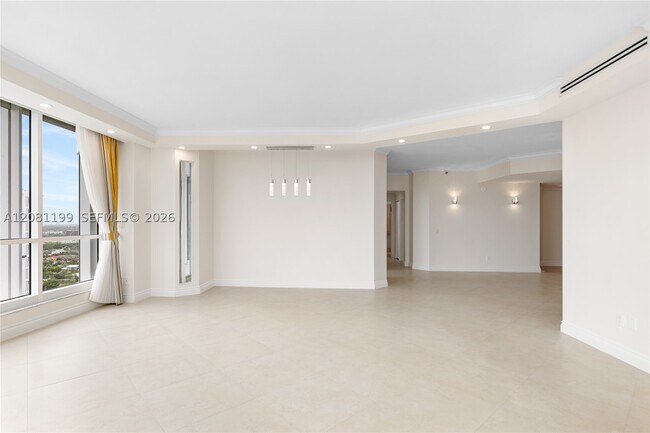 Building Photo - 21150 Point LPH 2902