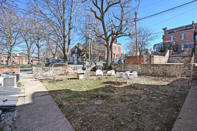 Building Photo - 229 Riverside Dr