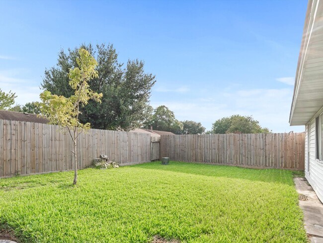 Building Photo - 13515 Wimbledon Oaks Dr