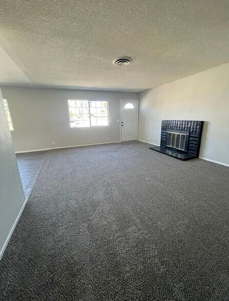 Building Photo - 4693 Livermore Ave