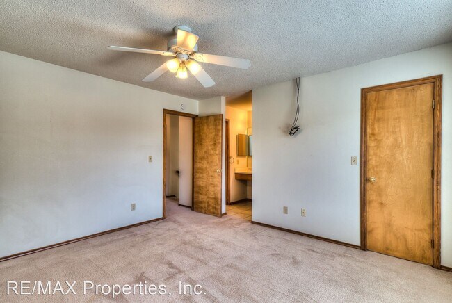 Building Photo - 3 br, 2.5 bath House - 3085 Haystack Drive