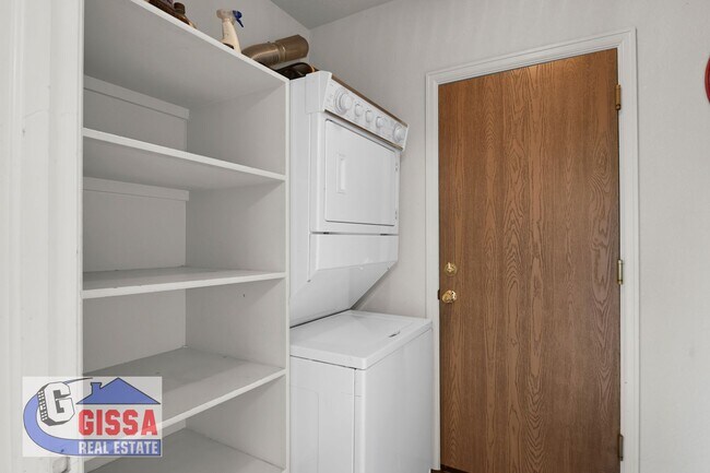 Building Photo - Cute home with engineered hardwood flooring throughout is available now!