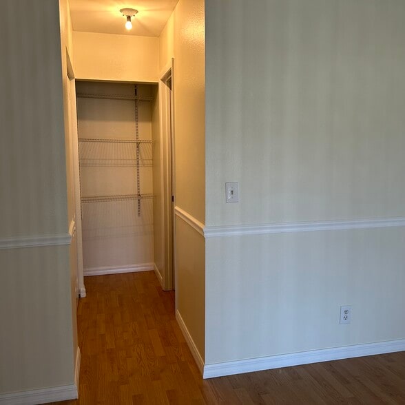 Building Photo - 12702 Raeburn Way