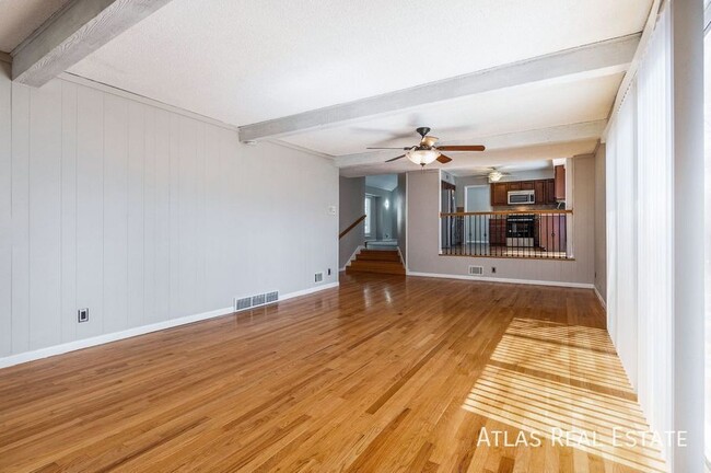 Building Photo - 1009 NE 99th St