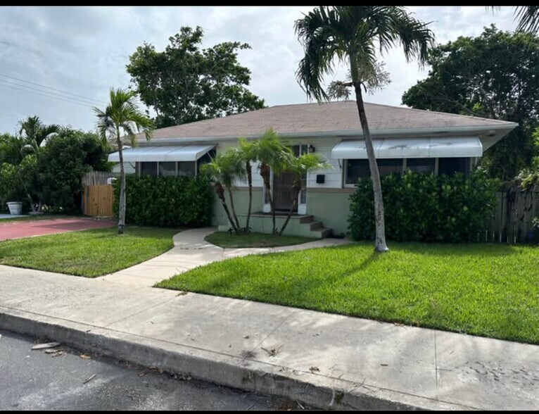 Primary Photo - 727 S M St