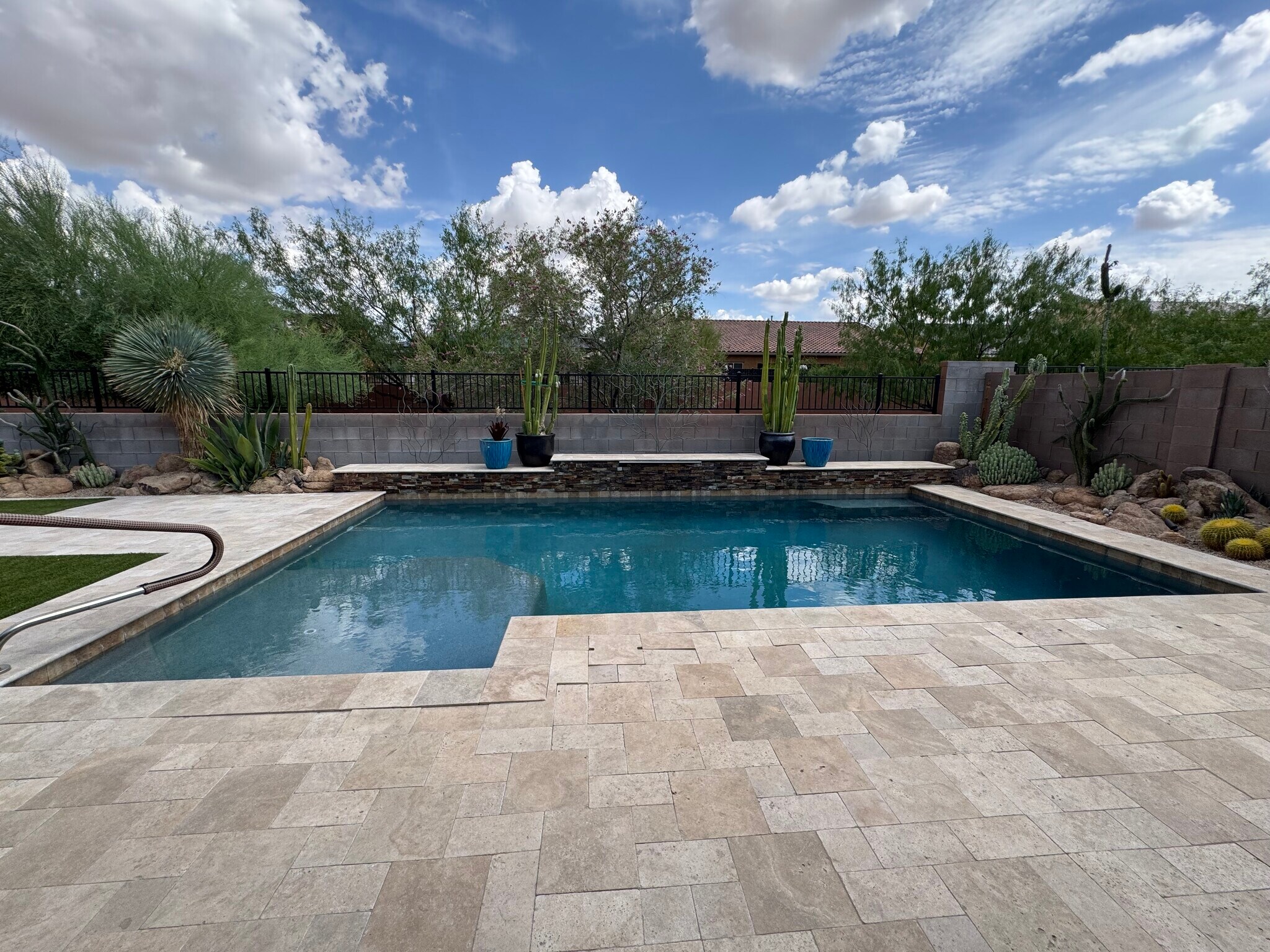 Building Photo - 2604 W Balao Dr