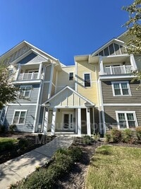 Building Photo - 1016 Thoroughgood Wy