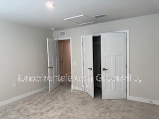 Building Photo - 4527 Duparc Way