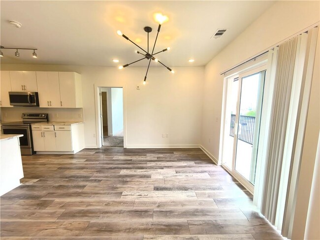 Building Photo - 525 Parkway Dr