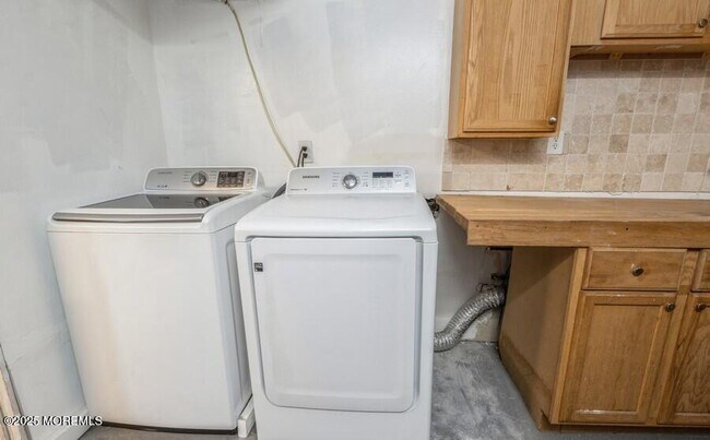 Building Photo - 24 Layton Ave