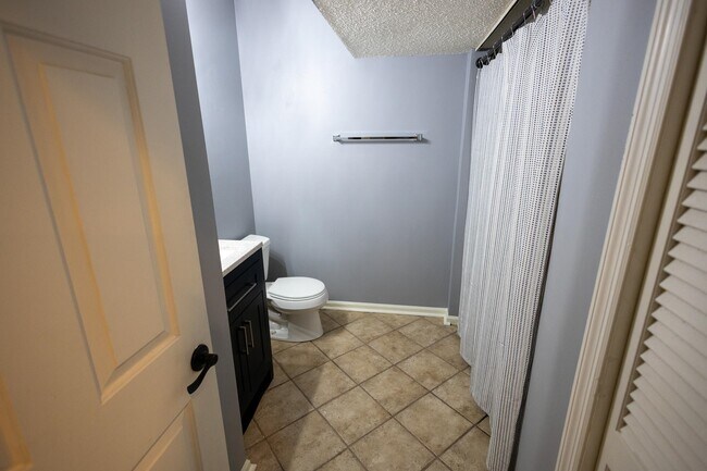 Building Photo - 1473 S Mariners Pointe