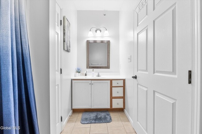 Building Photo - 401 Avalon Pl