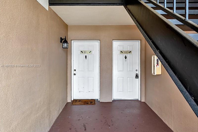 Building Photo - 815 W Boynton Beach Blvd