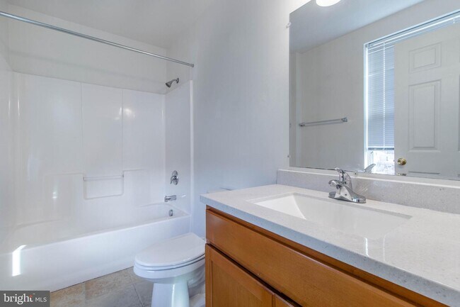 Building Photo - 1704 Shallcross Ave