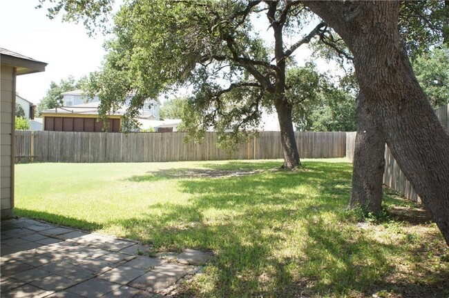 Building Photo - 224 Wildwood Dr
