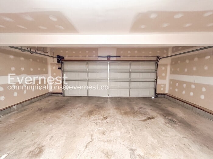 Building Photo - 701 Vineland Ct