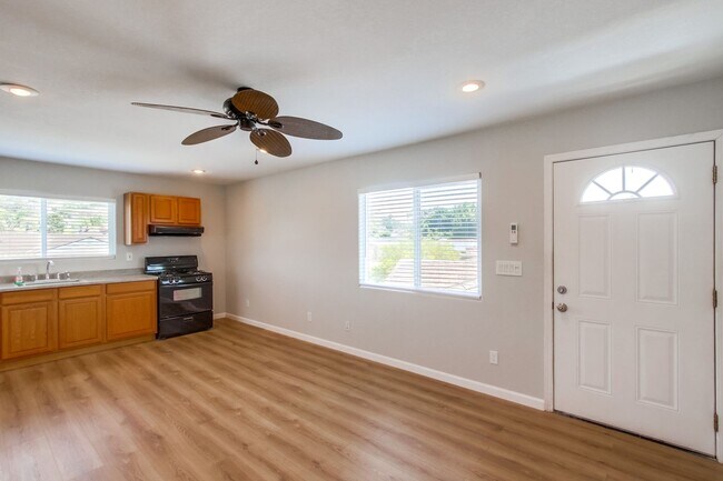 Building Photo - Wonderful SINGLE FAMILY Home with ADU over...