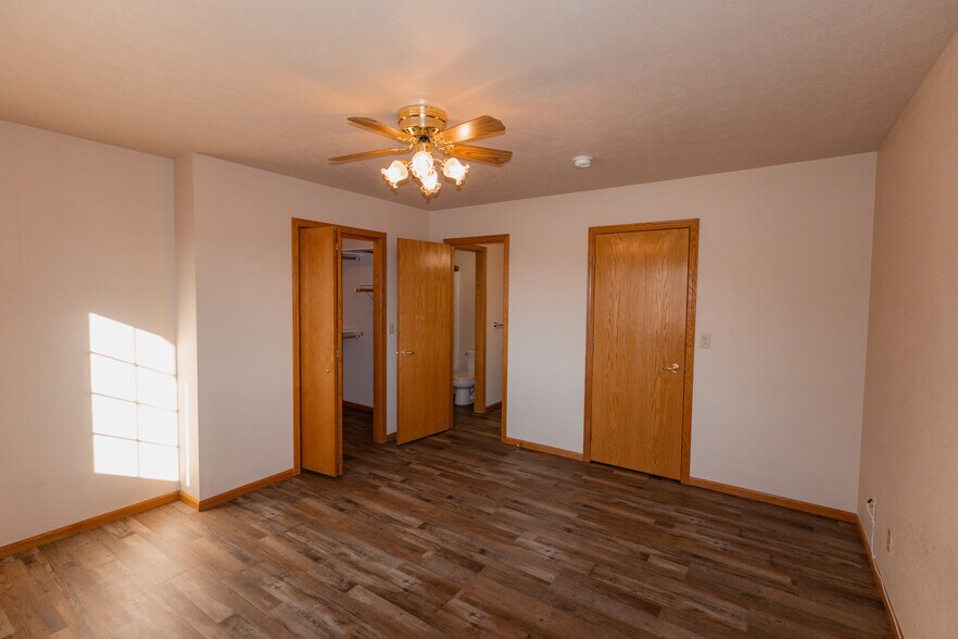 Building Photo - 1004 N 10th St