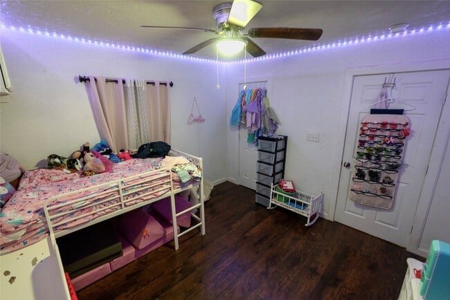 Building Photo - 508 Clear Lake Rd