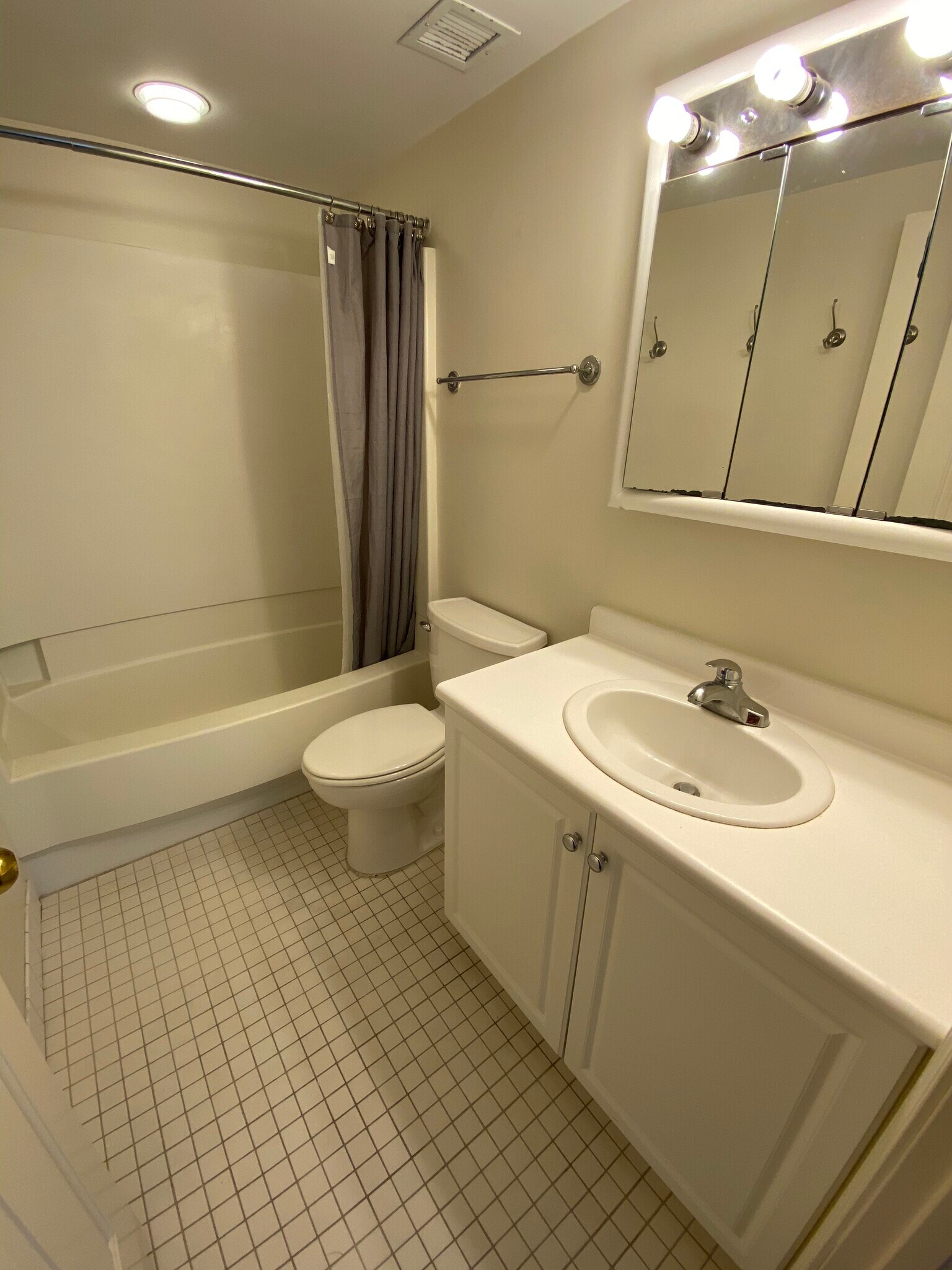 Building Photo - 10 Museum Way