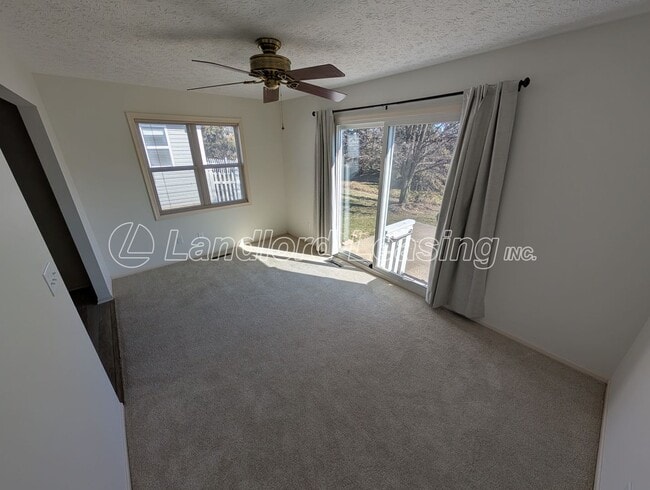 Building Photo - Well-Maintained Ranch in Pin Oak Preserve with Fireplace & Den