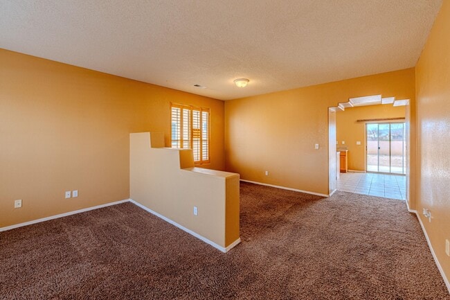 Building Photo - 10416 Rosefinch Dr NW