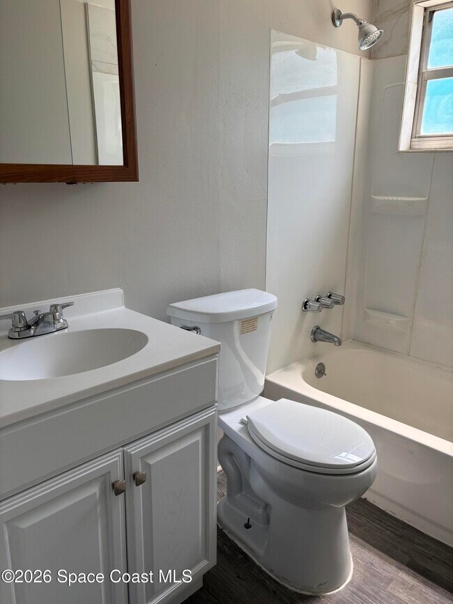 Building Photo - 321 Johnson Ave