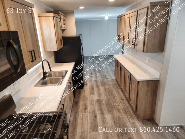 Building Photo - 63 Joy St