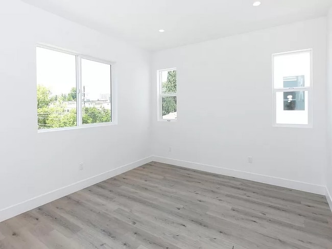 Building Photo - 10851 Otsego St
