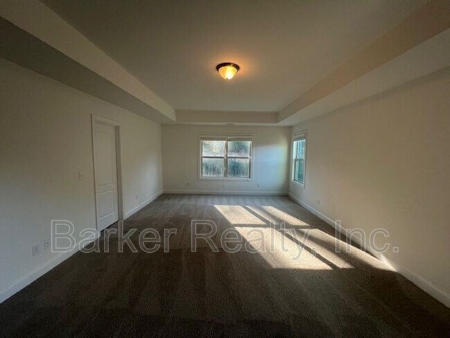 Building Photo - 324 Matilda Pl