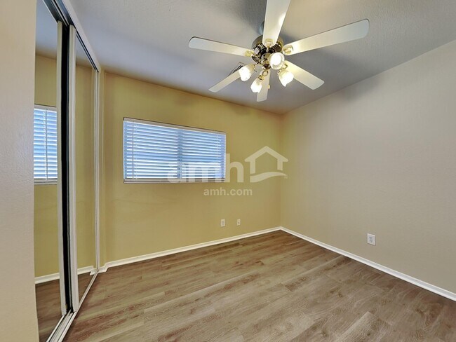 Building Photo - 15617 W Caribbean Ln