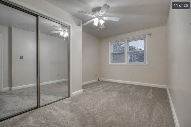 Building Photo - 3 Bedroom with Huge Rear yard