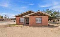 Building Photo - 141 Davis Dr