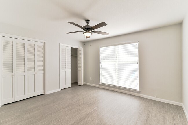 Building Photo - Move In Specials -  Renovated Apartments! ...