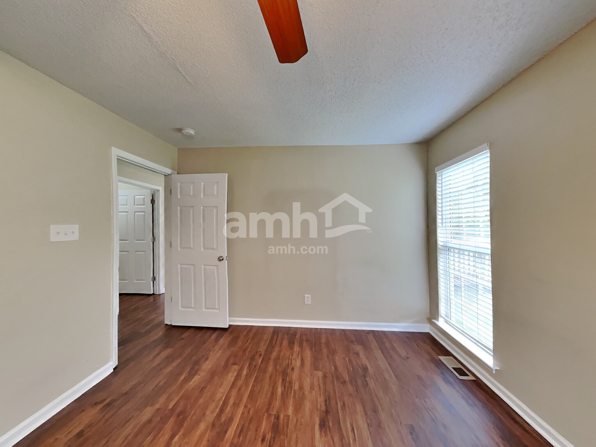 Building Photo - 140 Tennyson Ct