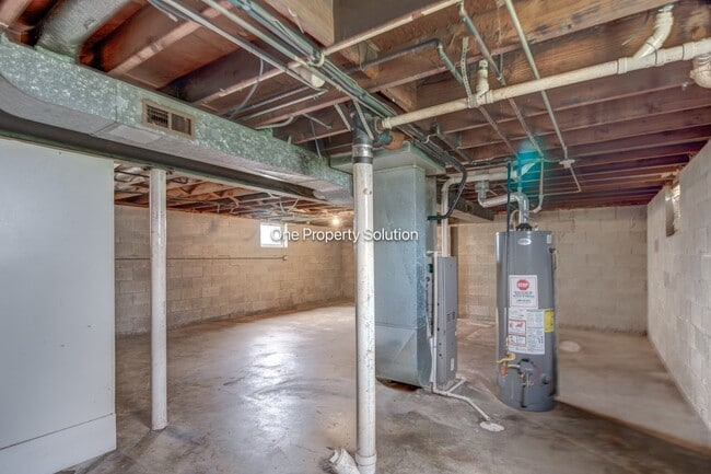 Building Photo - 1227 Logan St