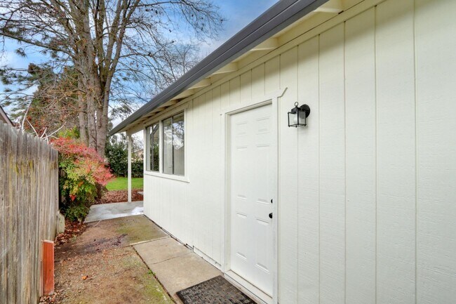 Building Photo - 7334 Grenola Way