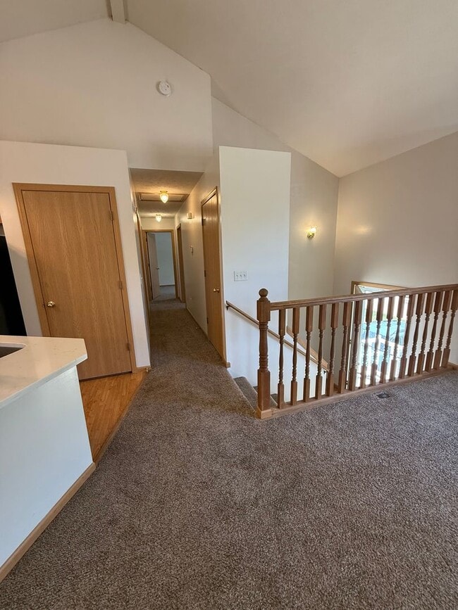 Building Photo - Nice Family Home in Great Neighborhood
