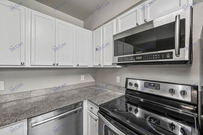 Building Photo - 760 Ponderosa Dr